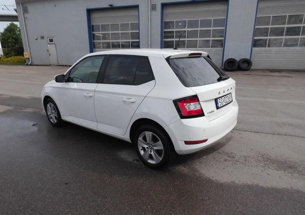 Skoda Fabia cena 37000 przebieg: 183600, rok produkcji 2020 z Mrocza małe 137